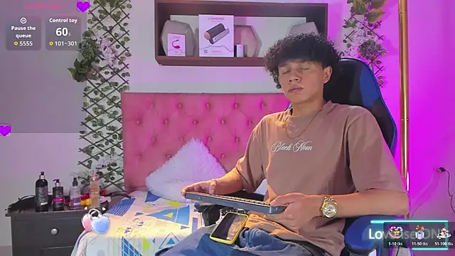 Snapshot of _taylor_black chatting on February 2026 09:09:02 PM taylor black online show from February 2026 09:09:02 PM