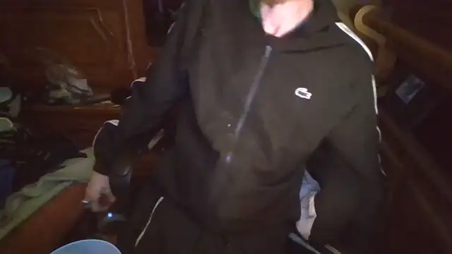 zipman92 online show from December 2025 05:54:01 PM