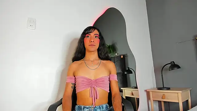 TiffValentinee  online show from November 2025 12:18:01 PM