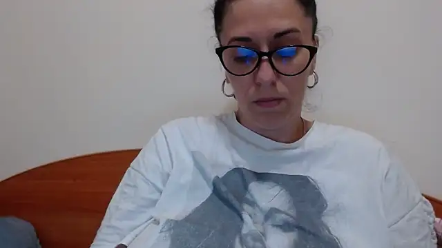 jollene online show from June 2026 01:37:01 PM