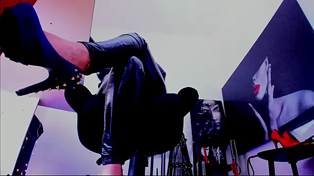 demisweet online show from January 2026 02:28:02 AM