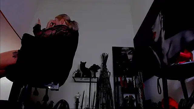 demisweet online show from February 2026 05:58:02 AM