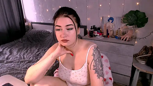 Katie Kiss online show from June 2026 07:44:01 AM