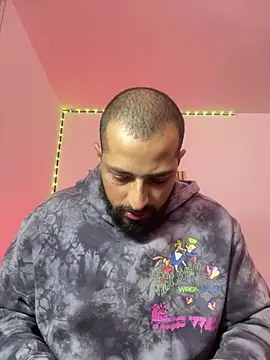 Snapshot of magnumchris chatting on June 2026 01:32:02 AM magnumchris online show from June 2026 01:32:02 AM