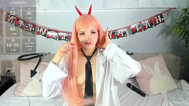 Molly Platt online show from October 2025 09:21:02 AM