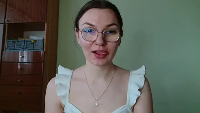 LooveELLYx online show from February 2026 07:56:01 AM