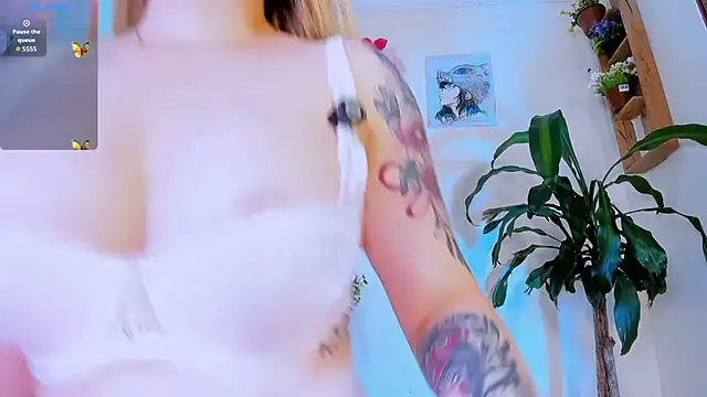 Snapshot of Simonesmith01 chatting on December 2025 05:08:02 PM Simonesmith01 online show from December 2025 05:08:02 PM