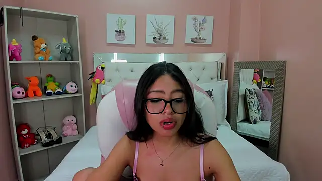 Snapshot of Sky_winter chatting on February 2026 02:24:02 PM Sky winter online show from February 2026 02:24:02 PM