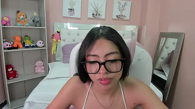 Snapshot of Sky_winter chatting on February 2026 03:31:01 PM Sky winter online show from February 2026 03:31:01 PM