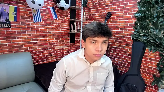 Thiago Kozak online show from July 2026 01:45:02 PM