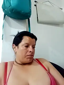 Snapshot of Hanna_Kieran chatting on October 2025 12:27:01 PM Hanna Kieran online show from October 2025 12:27:01 PM