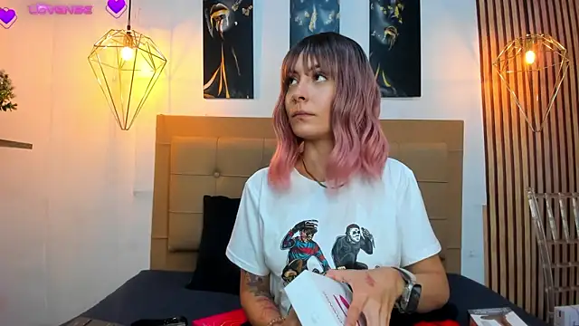 alesziarose online show from September 2025 07:46:02 PM