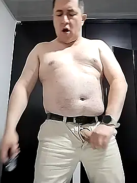 BigCristh79 online show from February 2026 01:43:01 PM