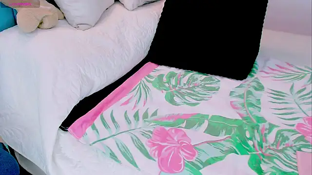 Kendraline1 online show from June 2026 04:55:01 PM