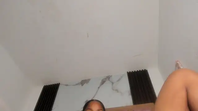 Snapshot of kandy_bronw chatting on October 2025 01:33:02 AM kandy bronw online show from October 2025 01:33:02 AM