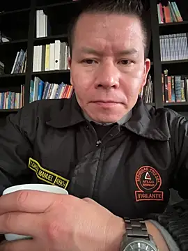 Manu0586 online show from October 2025 11:51:02 AM