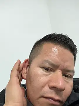 Manu0586 online show from April 2026 01:47:02 AM