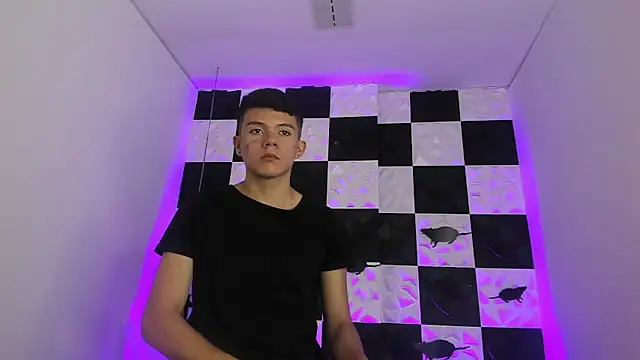 Snapshot of AndyFame1 chatting on October 2025 07:04:02 PM AndyFame1 online show from October 2025 07:04:02 PM