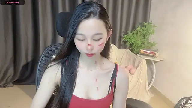 Snapshot of Yin-LL chatting on October 2025 12:50:01 PM Yin-LL online show from October 2025 12:50:01 PM