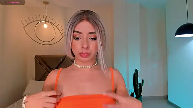 IsabellaMoreau online show from February 2026 07:28:01 PM