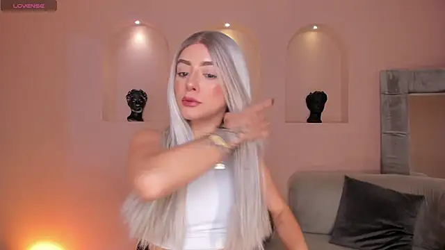 IsabellaMoreau online show from February 2026 07:46:01 PM