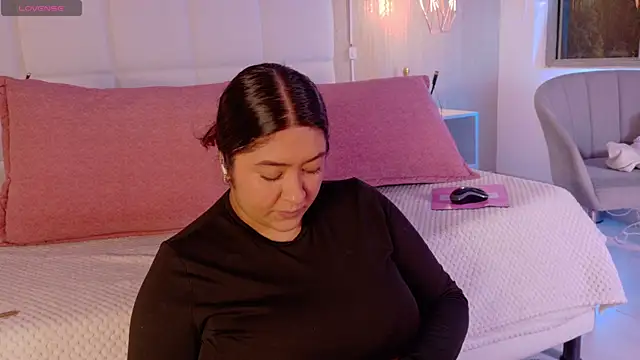 Leah Bensson online show from October 2025 02:59:02 PM