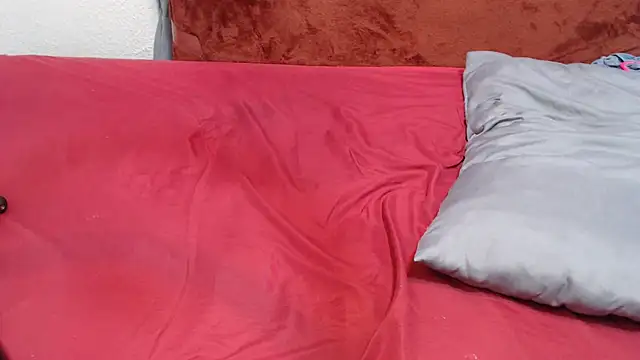 Snapshot of WEPUSSY23XX chatting on November 2025 06:40:02 PM WEPUSSY23XX online show from November 2025 06:40:02 PM