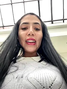 oh nina online show from November 2025 07:57:02 PM