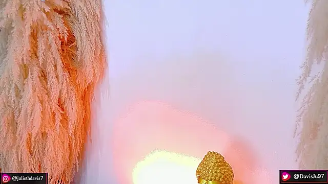 JulietaDavis online show from April 2026 09:45:01 AM