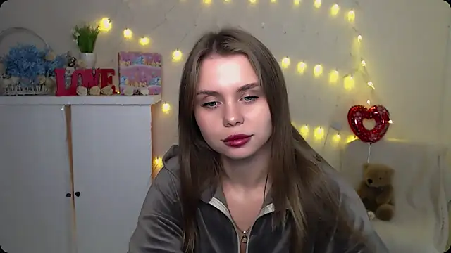 Snapshot of OceanicDawn chatting on October 2025 07:39:01 AM OceanicDawn online show from October 2025 07:39:01 AM