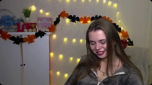 Snapshot of OceanicDawn chatting on October 2025 05:28:01 AM OceanicDawn online show from October 2025 05:28:01 AM