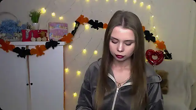Snapshot of OceanicDawn chatting on October 2025 05:40:01 AM OceanicDawn online show from October 2025 05:40:01 AM
