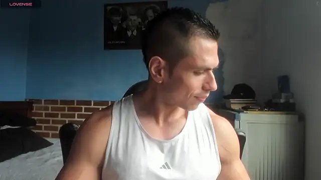 Snapshot of justinkarter chatting on June 2026 05:18:02 PM justinkarter online show from June 2026 05:18:02 PM