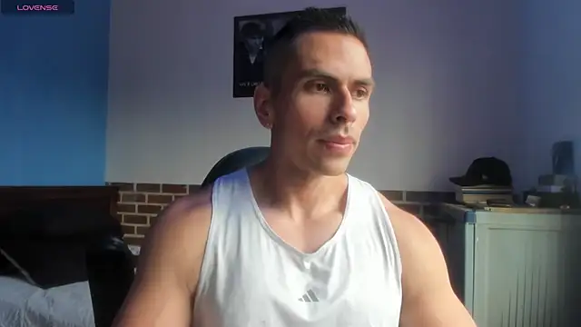 Snapshot of justinkarter chatting on June 2026 04:28:01 PM justinkarter online show from June 2026 04:28:01 PM