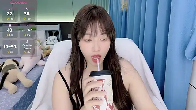 Liuyifei2005 online show from October 2025 04:09:02 PM