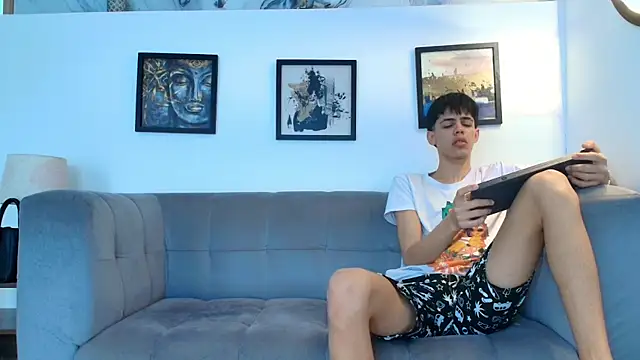 TWINKS FRIENDS online show from April 2026 01:19:01 PM