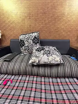 Iampriyaaa15 online show from April 2026 07:11:01 AM