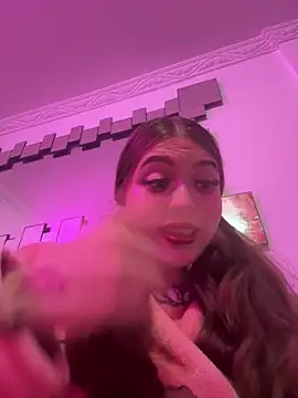 Cloee XD online show from April 2026 04:17:01 AM