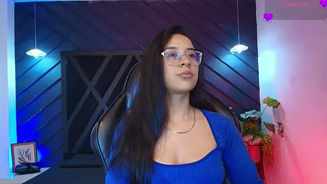 zoe martins  online show from March 2026 05:16:01 PM