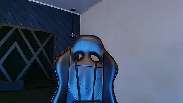 zoe martins  online show from April 2026 05:14:02 PM