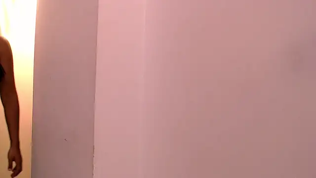 kimberly18cute online show from April 2026 01:00:01 AM