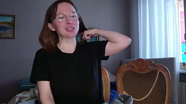 Snapshot of IkonaDidi chatting on March 2026 06:08:01 AM IkonaDidi online show from March 2026 06:08:01 AM