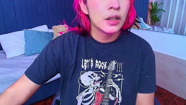 NELLYAZUMI online show from September 2025 01:11:02 PM