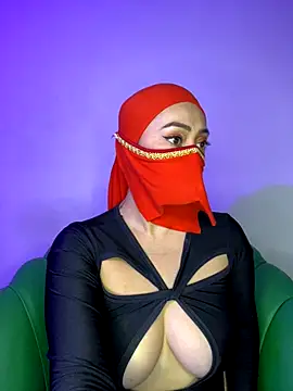 Snapshot of Aisha_Malek chatting on November 2025 07:47:01 PM Aisha Malek online show from November 2025 07:47:01 PM