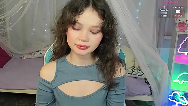 EmilyChaves online show from November 2025 03:05:01 PM