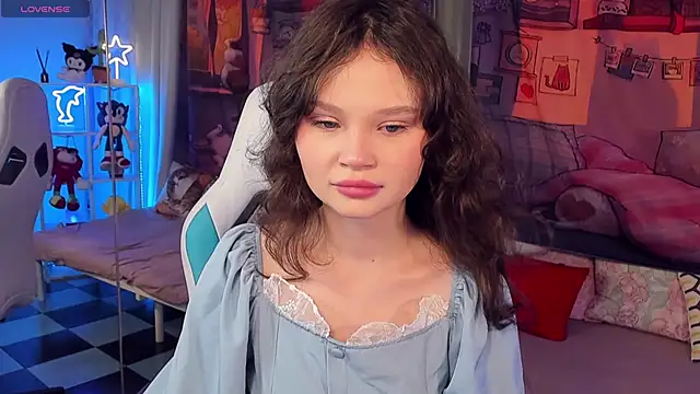 EmilyChaves online show from December 2025 06:17:02 AM