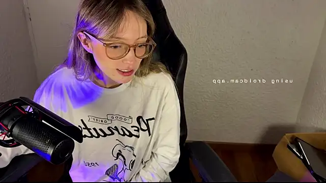 ReenKitty online show from June 2026 05:10:02 AM