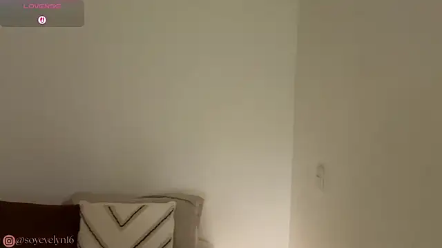 Evelyn  16 online show from December 2025 08:48:02 PM