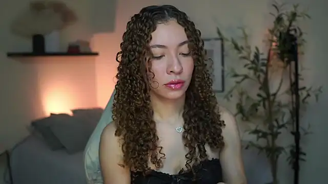 isabella-garcia- online show from July 2026 12:12:01 PM