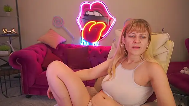 BellaLaPetit online show from February 2026 02:26:02 AM